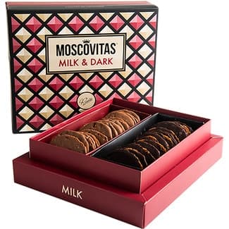 Pastas de fina masa de almendra y nata con cobertura de chocolate y chocolate negro estuche 320 g -