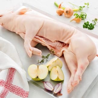 Cochinillo por medios o enteros peso aproximado pieza 3,5-5 kg -