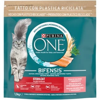 Sterilcat pienso para gatos adultos esterilizados con salmón y trigo bolsa 1,5 kg -