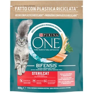Sterilcat pienso para gatos adultos esterilizados con salmón y trigo envase 800 g -